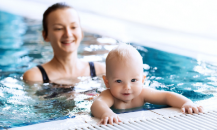 Parent & Tot Swim Classes are the Best Activity for Newborns